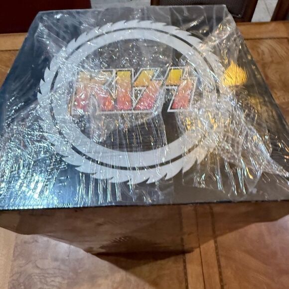 Collectible Kiss Gene Simmons Bear - 1998 - Mint with Certificate Showcasing! - Picture 8 of 14